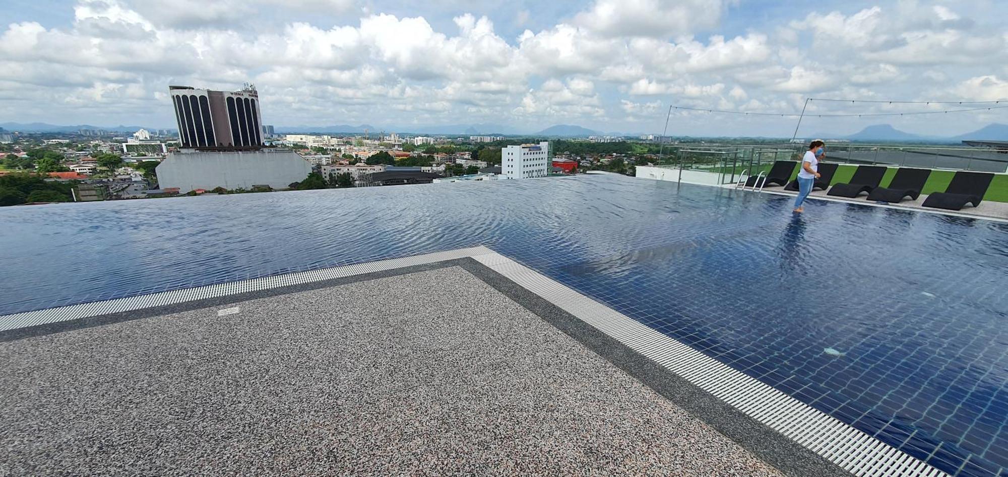 Kozi Square New Sgh Cozy Home 8A Kuching Exterior photo